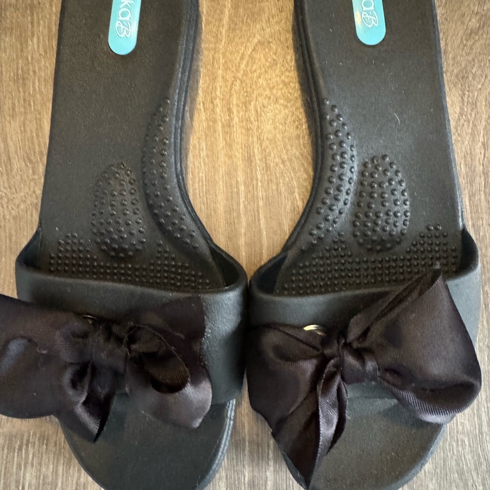 OKA b. Black Bow Sandals